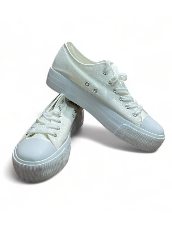 Shoes - Women's white canvas low top sneakers with thick sole and rubber toe cap, New